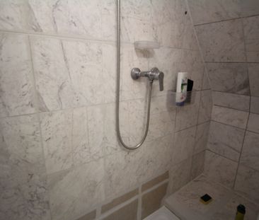 Long Lane, 233 Long Lane, UB10 - Photo 5