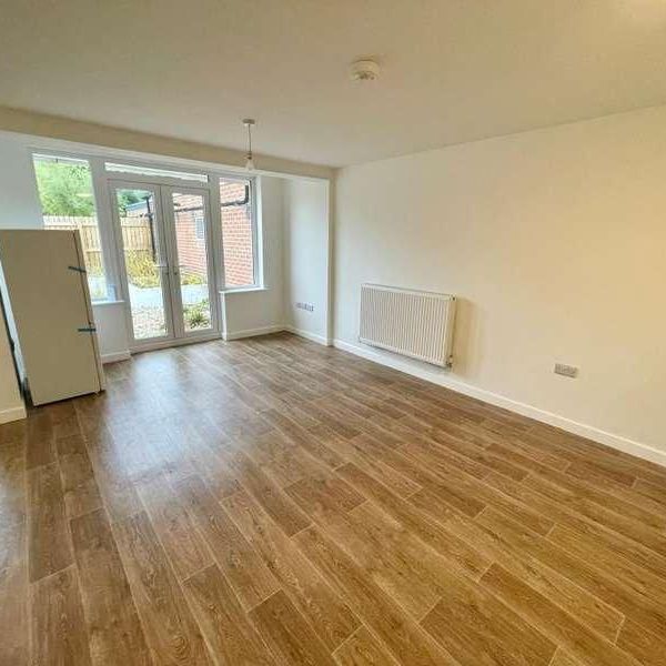 Finchampstead Road, Finchampstead, RG40 - Photo 1