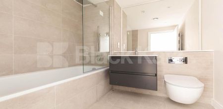 2 Bedroom, 2 bath, 1 reception Penthouse - Photo 3