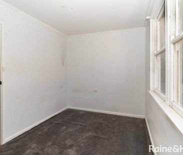 BEAUTIFULLY UPDATED HOME IN ASHMONT - Photo 2