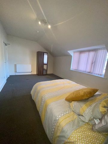 1 bedroom in a house share to rent - Photo 5