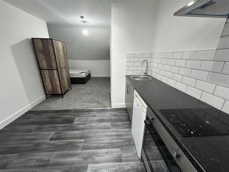 Studio to rent - Photo 2