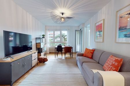 Luminous 2-bedroom apartment with balcony - Servette residential area - Photo 2