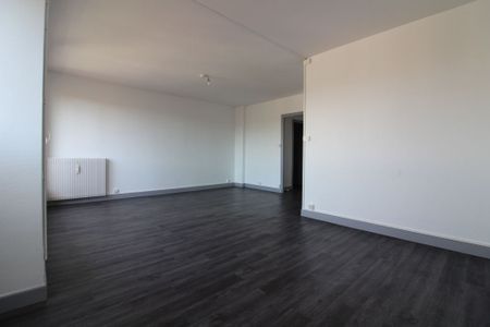 Location Appartement 4 pièces 82m² - Photo 2