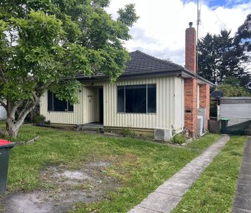 THREE BEDROOM HOUSE - Photo 3