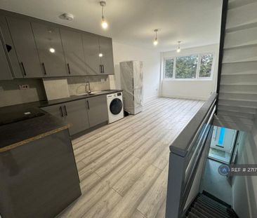 4 bedroom terraced house to rent - Photo 5