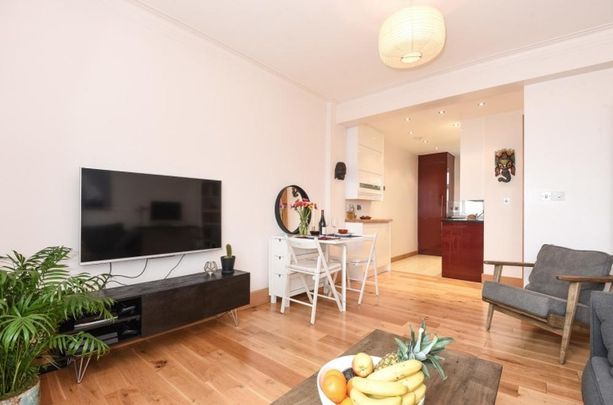 1 bedroom property to let - Photo 1