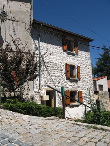 Location Maison 3 pièces 51m² ST BONNET LE CHATEAU 42380 - Photo 4