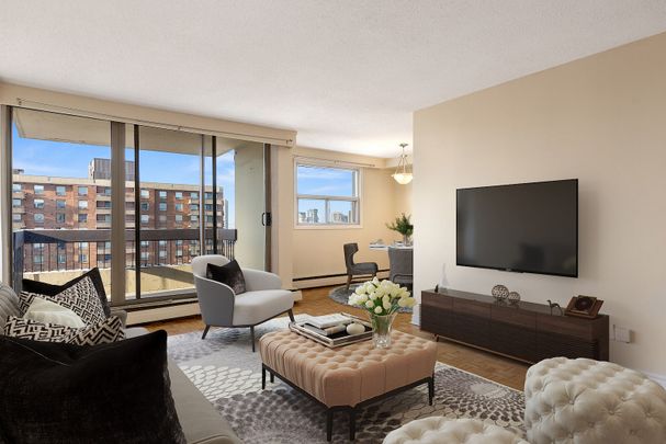 The Lamplighter - Photo 1