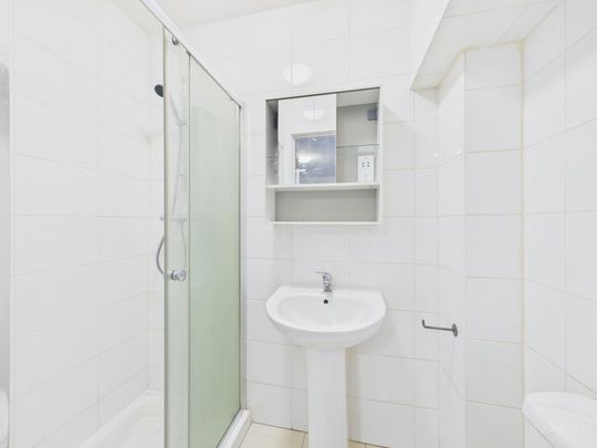 1 bedroom house of multiple occupation to rent - Photo 1