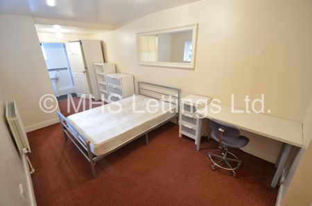 9 Bedroom Mid Terraced House for rent in Hanover Square - Photo 3