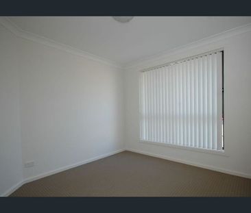 Spacious Family Home - Photo 3