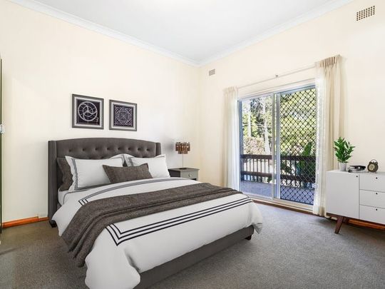 Fantastic Home Overlooking Drummoyne Oval - Photo 1