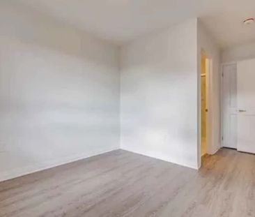Two plus den townhouse for rent Cambridge - Photo 2