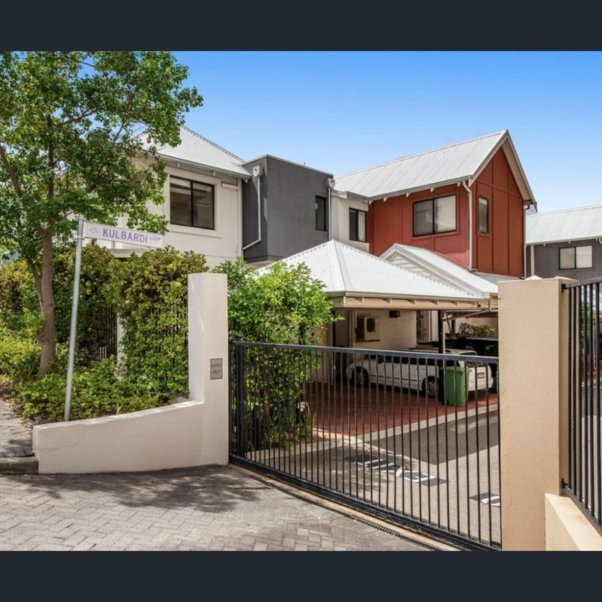 25 Kulbardi Loop, Ascot, WA 6104 - Photo 1