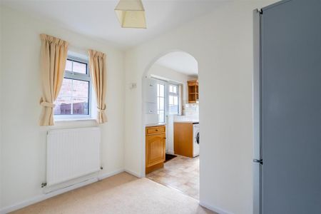 2 bedroom bungalow to rent - Photo 2