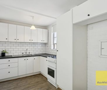 Well Presented Apartment Right Near UWA - Unfurnished - Photo 6