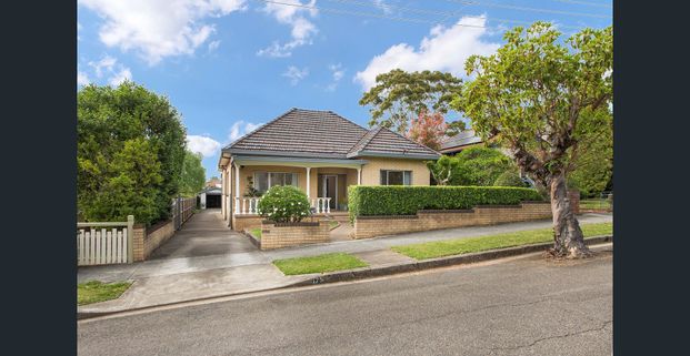 Charming, Character-Filled spacious home - Photo 1