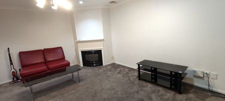 Modern, fully furnished single level house - Photo 5