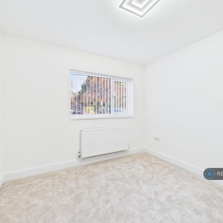 4 bedroom detached house to rent - Photo 1