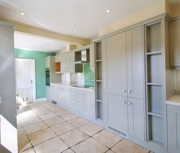 4 bedroom semi-detached house to rent - Photo 5
