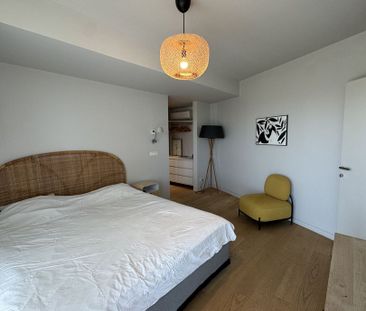 PENTHOUSE | 3 rooms | 140 SQM | VIEW OF THE LAKE - Photo 3