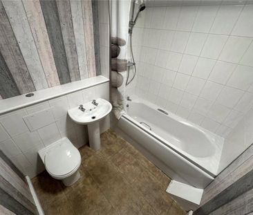 2 bedroom semi-detached house to rent - Photo 5