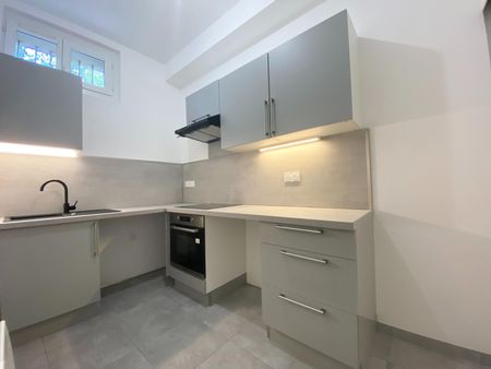 « AVIGNON EM - APPARTEMENT T2 RÉNOVÉ 65.17M² » - Photo 2