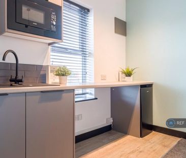 1 bedroom in a house share to rent - Photo 6