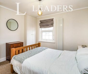 2 bedroom semi-detached house to rent - Photo 4