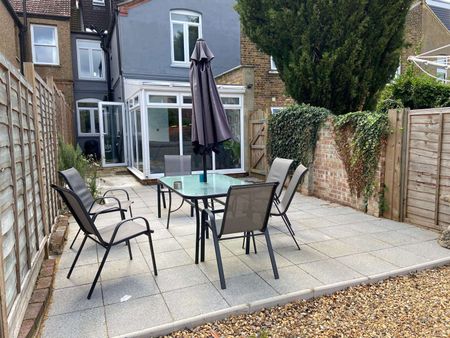 Stunning, well managed Houseshare in Watford Winehouse - Photo 4