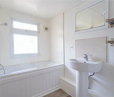 1 bed First Floor Flat for rent - Photo 5