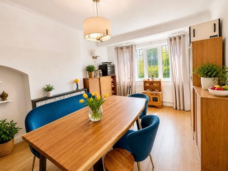 3 bedroom House To Let Total Size: 765 SQ FT - Photo 2