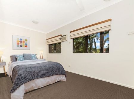 Modern Unit in Prime South Townsville Location! - Photo 2