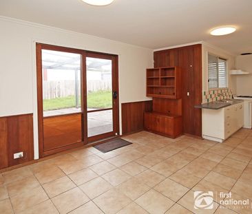 5 Fairbairn Road, Cranbourne - Photo 4
