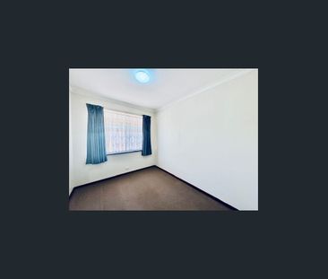 Well-Presented Home in Central Bellevue - Photo 2