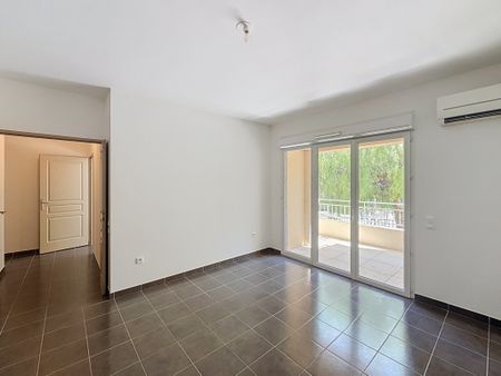 Location Appartement 2 pièces 48m² PUGET SUR ARGENS 83480 - Photo 2