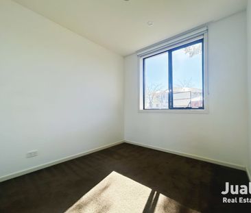 Modern 2-Bedroom Retreat in the Heart of Springvale - Photo 2