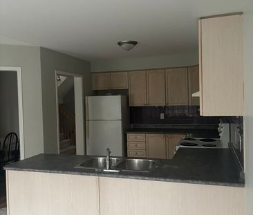 For Lease - 26 Tanglemere Crescent, Brampton, Ontario - Photo 2