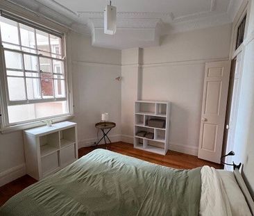 Elizabeth Bay - Photo 2