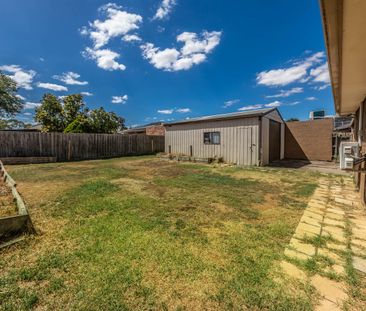 3 Bedroom Central Home - Photo 2