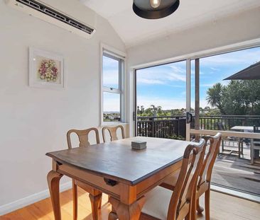 Picture-Perfect Orakei Cottage - Photo 3