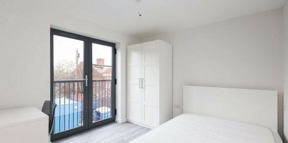 Double Ensuite Room in Modern Property with Shared Amenities - Photo 3