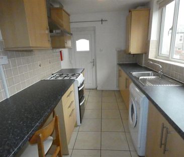 2 bed flat to rent in Mowbray Street, Heaton, NE6 - Photo 1