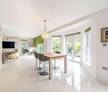 Walkers Ridge, Camberley, GU15 - Photo 3