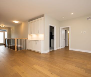 For Lease - 3580 Canfield Crescent, Fort Erie, Ontario - Photo 2