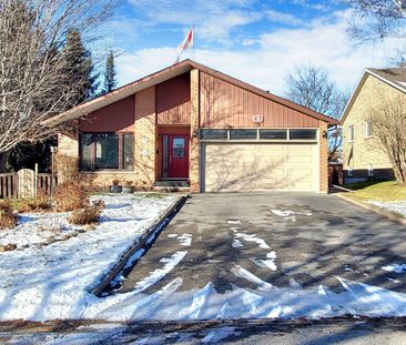 For Lease - 47 Lowe Boulevard, Newmarket, Ontario - Photo 1