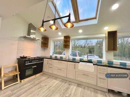 3 bedroom terraced house to rent - Photo 5