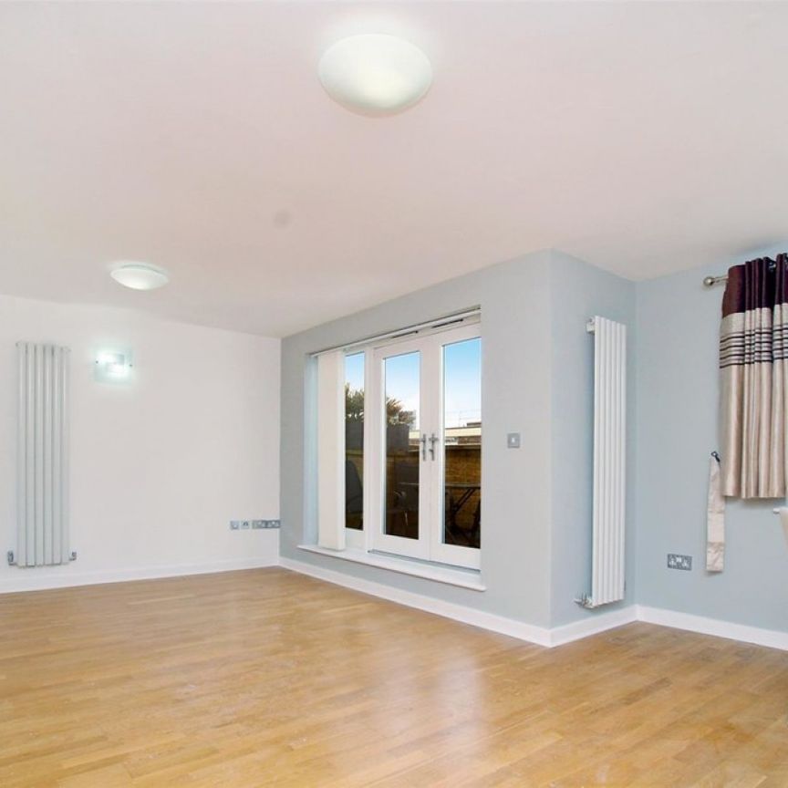Cosmo Apartments, Westport Street, Stepney Green, London E1 - Photo 1