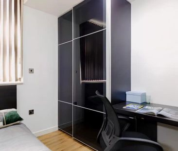 Large Premier Studio - Photo 6